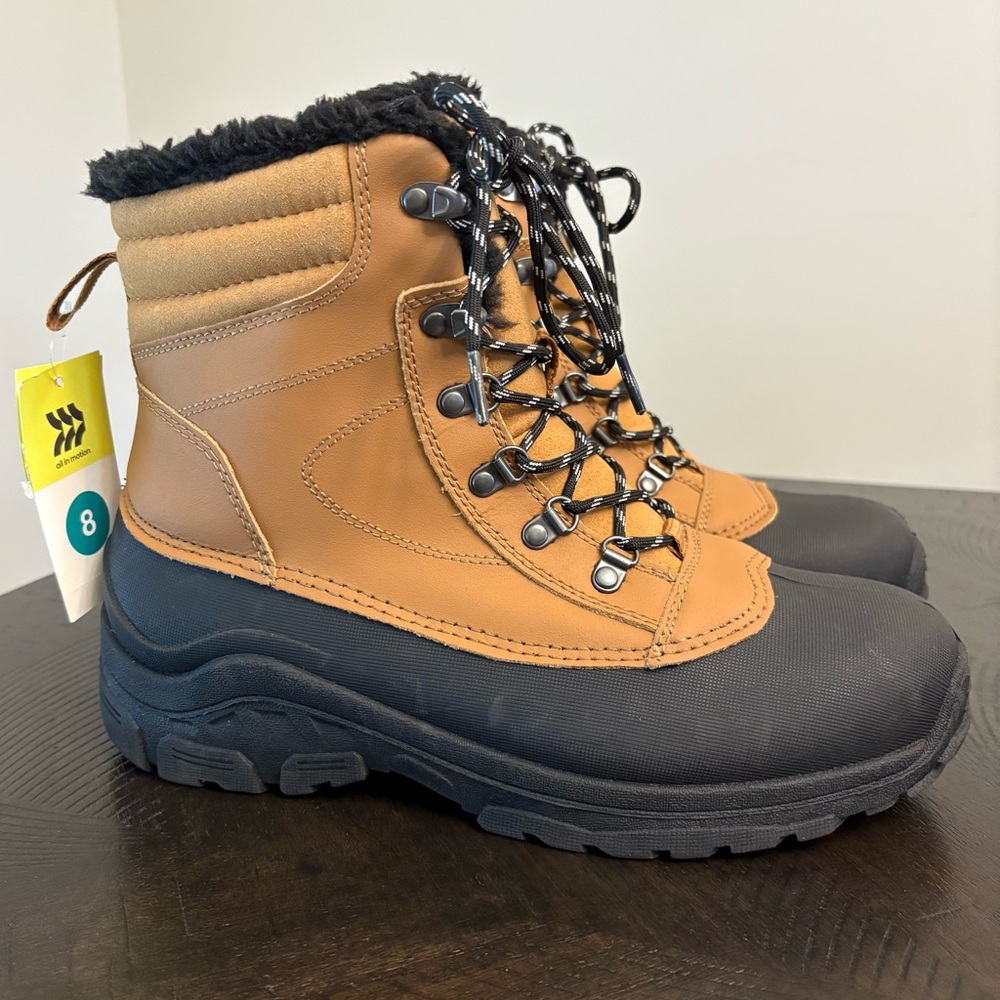 All In Motion Waterproof Boots Women’s Size 8 NWT Tan and Black Snow Boots